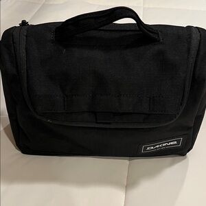 Dakine Medium Toiletry Bag